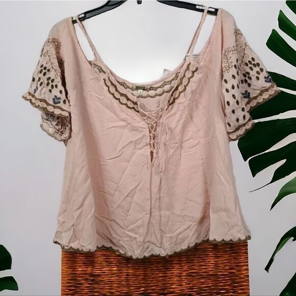 Gimmicks BKE Lace Up Cold Shoulder Embroidered Top Blush Pink Soft Bell Sleeves - Picture 5 of 12
